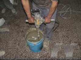 防水涂料现场搅拌施工